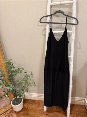 Zara Black V-Neck Midi Slip Dress with Thin Straps